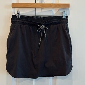 Athleta Crest Skorts Skirt Sz 4 Black Active Tennis Swim Pickleball